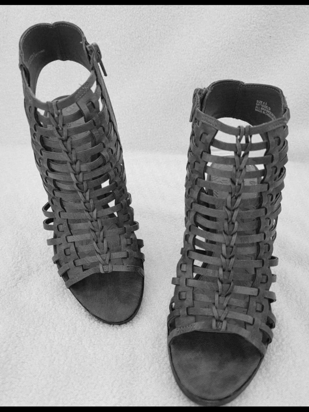 Womens Dark Gray Delta Cage Size 8.5 Womens Heel Shoes